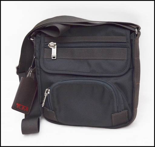 中古美品 トゥミ TUMI ショルダーバッグ 69305 ダークブラウン ナイロンクロスボディバッグ