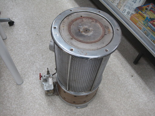 カワベ式石油ストーブ レトロ品 昭和52年製造品 小樽河辺製作所 現状ジャンク品 ストーブ ペイペイ対応 札幌市西区西野