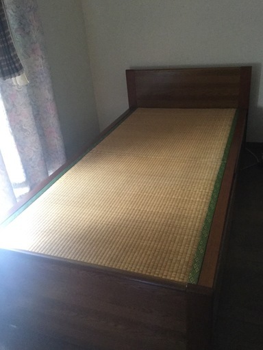 畳のベッド
