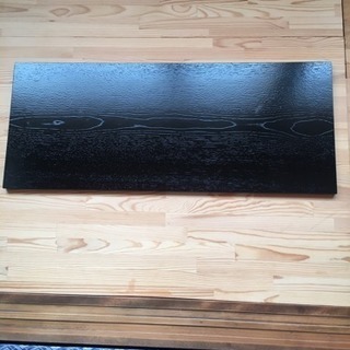 黒漆塗りの台