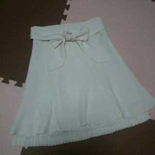 白 スカート