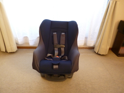 タカタ　チャイルドシート　中古