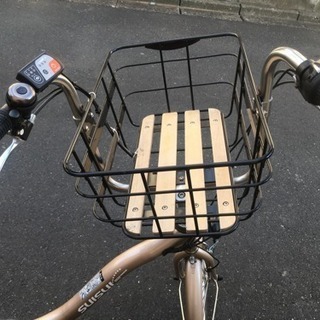 前かごの大きな電動アシスト自転車