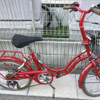 丈夫そうな折りたたみ自転車です。外装6段です。