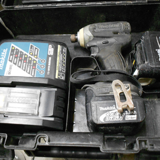makita/マキタ 14.4V 充電式インパクトドライバ TD136D 3.0Ah バッテリー×2個 充電器 ケース付