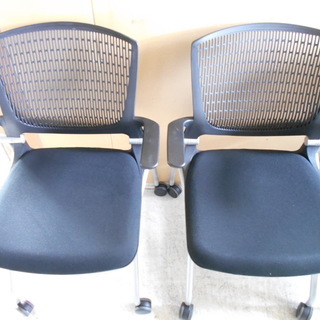 オカムラ　グラータ　ネスティングチェア　背もたれメッシュ肘置き付き４脚セット『良品中古』複数入荷！【リサイクルショップサルフ】