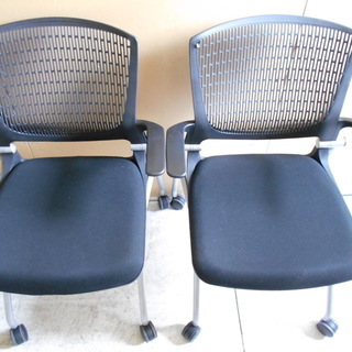 オカムラ　グラータ　ネスティングチェア　背もたれメッシュ肘置き付き４脚セット『良品中古』複数入荷！【リサイクルショップサルフ】