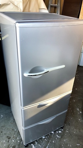 サンヨー　3ドア　冷蔵庫　255L　*N*