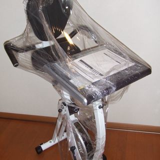 福岡県北部配達設置 又は 直接引取限定 / 新品同様！組立済 デスク付 