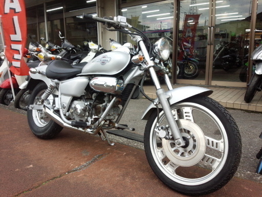 NO.2475　マグナ５０ (MAGNA)　４サイクル クラッチ付き４速ミッション　スラッシュカットマフラー付き　☆彡