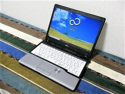 12.1型/重さ1.3kg♪/高速☆彡新品✨SSD120GB(保証付き)/MS Office✎/メモリ4GB♪/2コアCPU♪/すぐ使えるWin10メディア作成ツール付/光速☆彡USB3.0/すぐ繋がるWi-Fi/FUZITSU LIFEBOOK