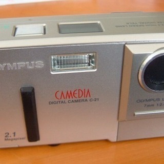 OLYMPUS オリンパス　デジタル　カメラ　シャープでスタイリッシュ