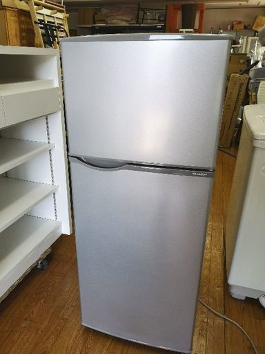2016年製　シャープ　118L　冷凍冷蔵庫　シルバー