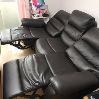 ◆激安家具◆電動モーションソファー！3人掛け！本革仕様！至高のくつろぎを約束します！