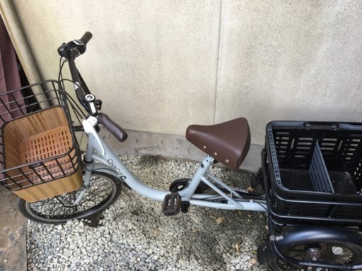 買い物やビジネスに荷物を運ぴやすい三輪車 UNIVERSAL