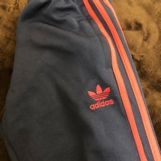 adidasオリジナルトラックパンツ