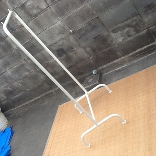 服掛けるやつ ハンガーラックデイサービスセンターで使っておられました配達も可 フルタマンタロウ 東野のオフィス用家具 その他 の中古あげます 譲ります ジモティーで不用品の処分