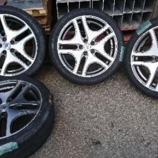 タイヤつき18インチアルミ