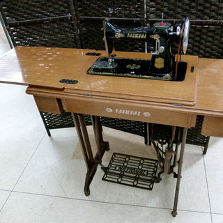 足踏みミシン National/ナショナル製 アンティークミシン 黒ミシン 西宮の沢