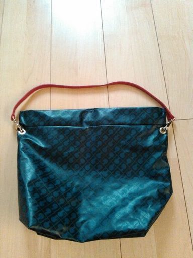 ゲラルディー二ショルダーバッグ　超美品