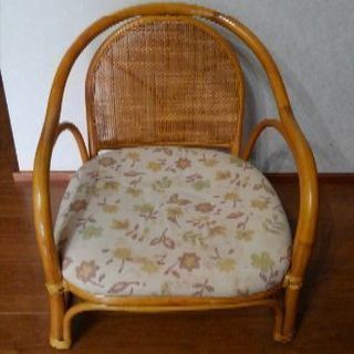 藤椅子（ロータイプ）