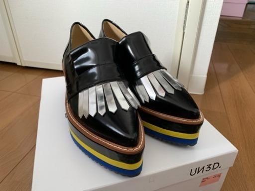 UN3D.    靴