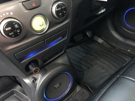 トヨタ　bB　QNC21　スピーカー　イルミネーション トヨタ bB QNC21 スピーカー イルミネーション 9個のスピーカーと