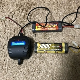 ラジコンの充電器、バッテリー
