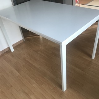 【無料】２６日（土）まで イケア（IKEA）テーブル MELLT...
