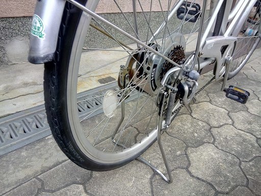 ノーパンク自転車 26インチ 6段変速