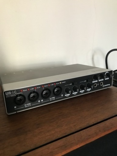 オーディオインターフェース UR44