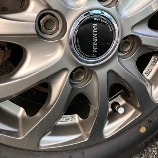 スタッドレス タイヤ 新品同様 45000円で購入したばかり。ブリヂストン 13インチ 14インチ