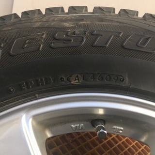 スタッドレスタイヤ 4本 215/65 R16