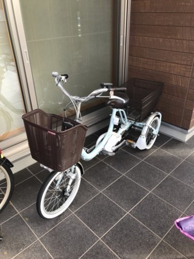 自動アシスト三輪車