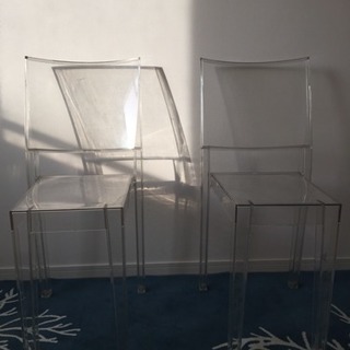 透明の椅子カルテル・ラマリー