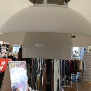 フロアライト　Louis Poulsen　販売中！！