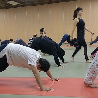 毎週木曜 20時〜 男のためのヨガクラス