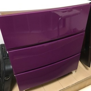 紫の三段ボックス 商談中