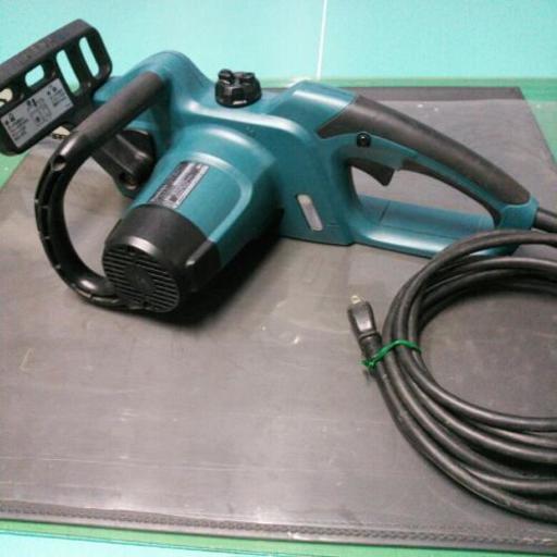 電気チェーンソー　 makita　マキタ　幅78　　奥行24.5　　高さ18.5　 （ｃｍ） 350mmチェーンソー