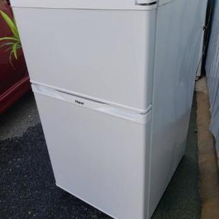 コンパクトサイズ冷蔵庫☆シンプルなデザイン！