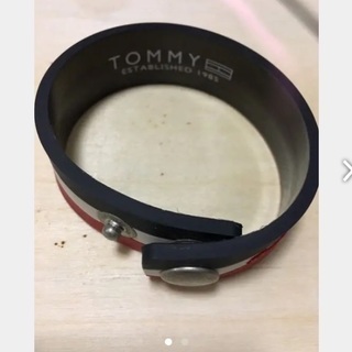 tommy バングル