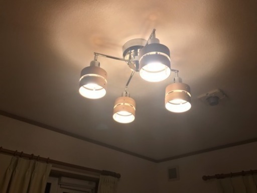 美品 Beaubelleシーリングライト4灯 リモコンつき A H 仲町台の照明器具の中古あげます 譲ります ジモティーで不用品の処分