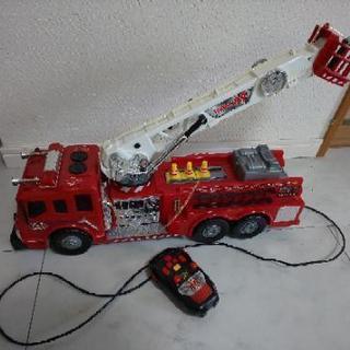 大きな消防車ラジコン☆おもちゃ梯子車