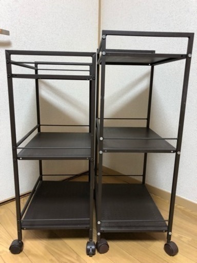 明日の日曜日限定！スチールラック2台 便利なキャスター付き大小