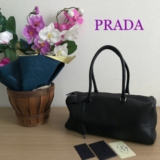 美品 PRADA 高級ブラックレザーバック