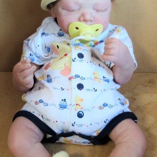 ☆リアル赤ちゃん人形 黄色いひよこの帽子に可愛いロンパース、靴下、おしゃぶり付き◆抱っこ・おむつ替えなどの練習に