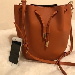 お出掛けバッグ！Charles and Keith