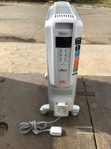 【美品】DeLonghi/デロンギ QSD0915-WH ラゴンデジタルスマート オイルヒーター 暖房器具 冬家電