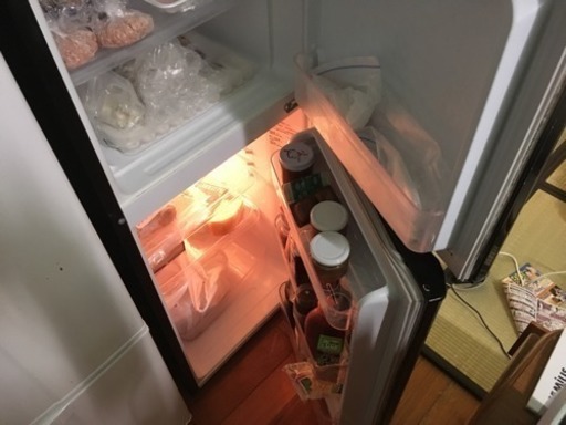 単身向け冷蔵庫2ドア（右）