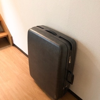 サムソナイトスーツケースです